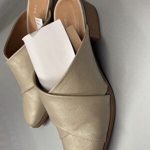 Woman’s business casual flats